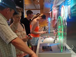 Beim diesjährigen Würzburger Campusfestival kamen große und kleine Besucher in der multimedialen Ausstellung der mobilen Erlebniswelt BIOTechnikum gleichermaßen auf ihre Kosten. Beim diesjährigen Würzburger Campusfestival kamen große und kleine Besucher in der multimedialen Ausstellung der mobilen Erlebniswelt BIOTechnikum gleichermaßen auf ihre Kosten.