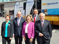 Dr. Hella Tappe, projektbegleitende Wissenschaftlerin, Oberbürgermeister Markus Lewe, Wissenschaftsministerin Svenja Schulze, Prof. Dr. Stephan Luwig, Prorektor an der Westfälischen Wilhelms-Universität Münster, und Dr. Bernward Garthoff, Clustermanager BIO.NRW, gaben in Münster den Startschuss für die NRW-Tour 2011